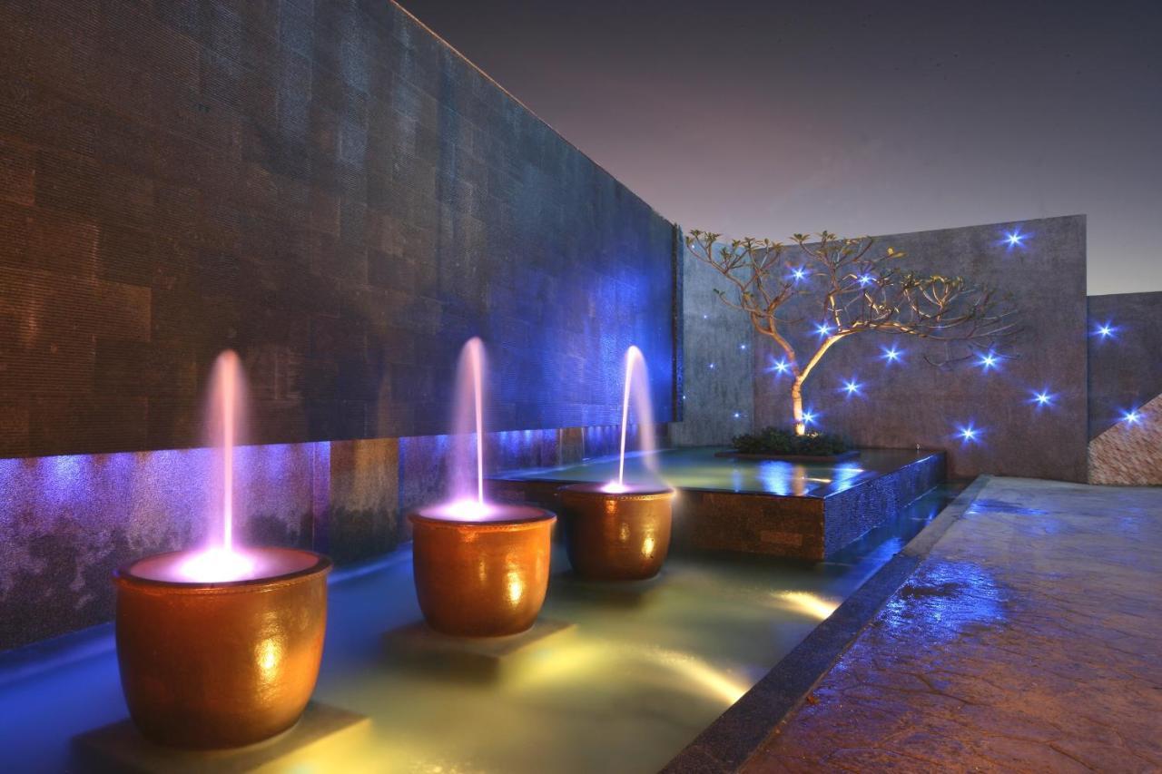 Spring Young Motel Fengyuan Luaran gambar