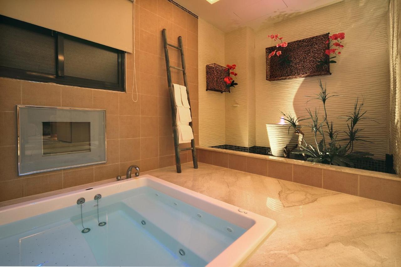 Spring Young Motel Fengyuan Luaran gambar
