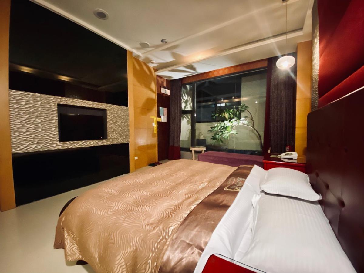 Spring Young Motel Fengyuan Luaran gambar