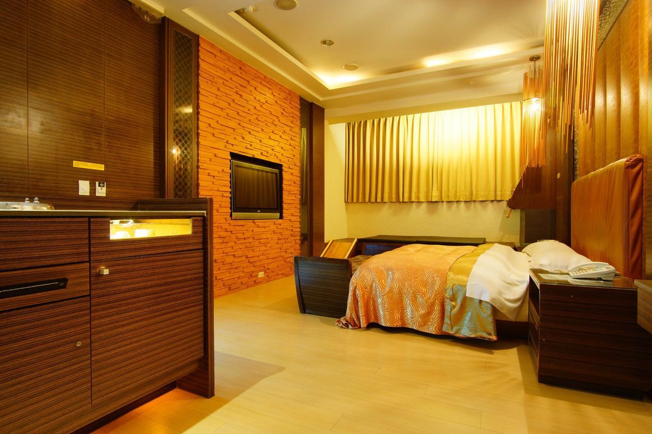 Spring Young Motel Fengyuan Luaran gambar