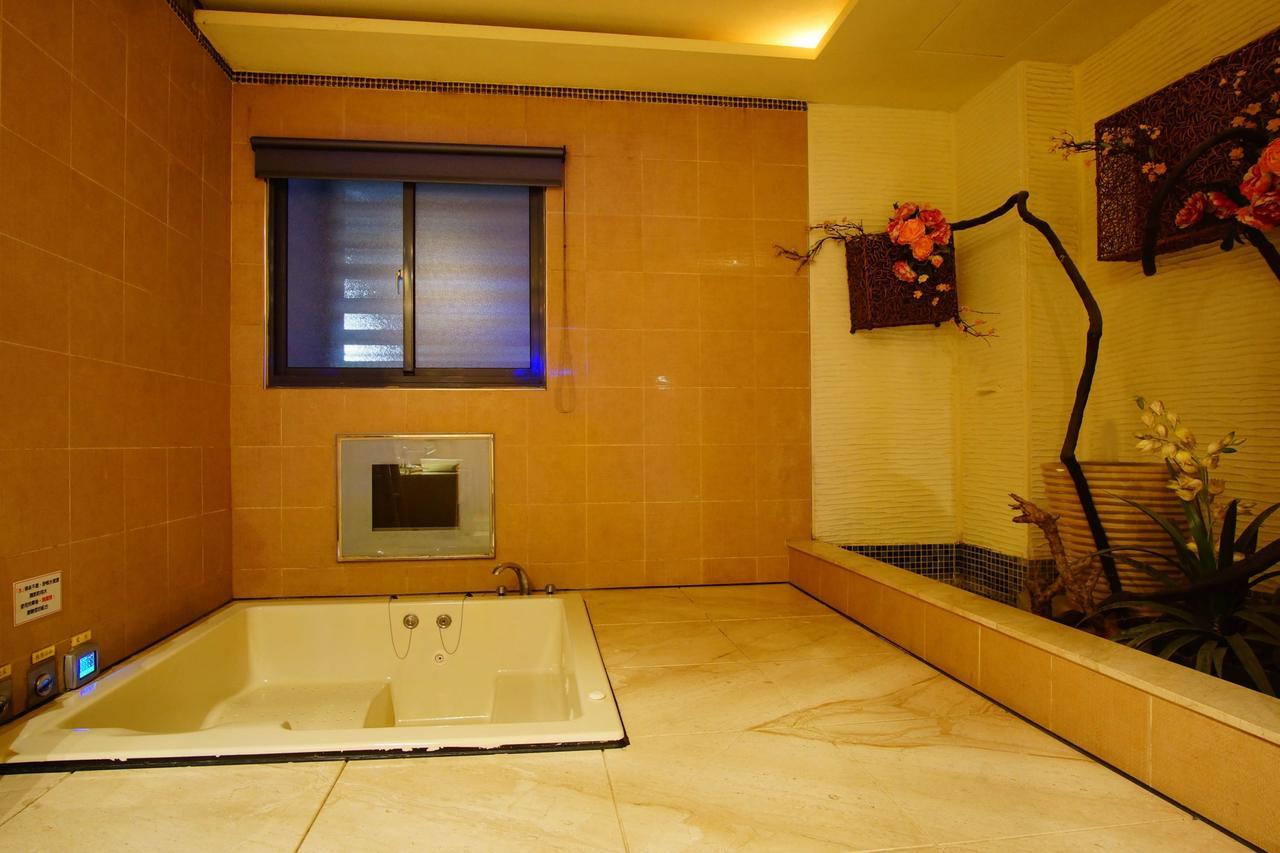 Spring Young Motel Fengyuan Luaran gambar